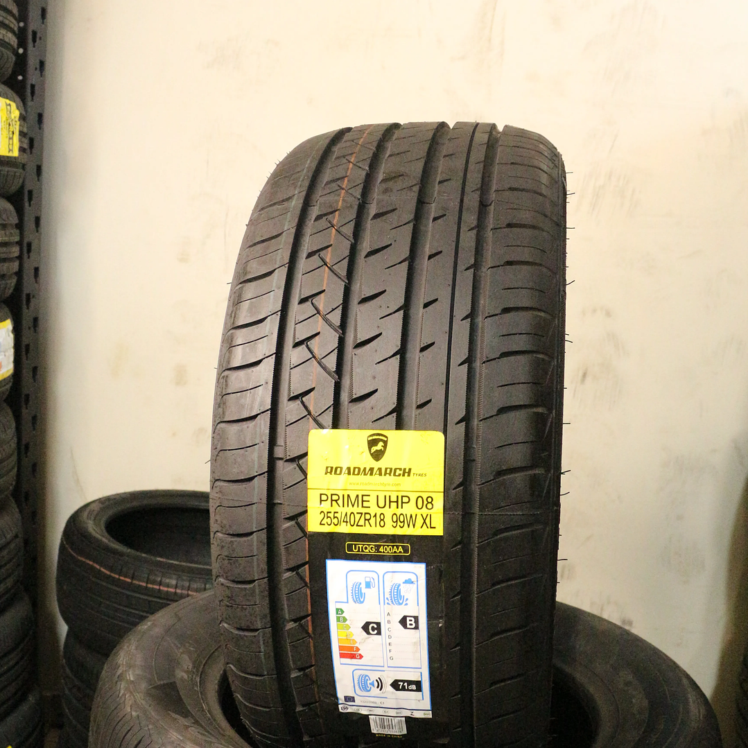 Neumático 255/40R18 ROADMARCH UHP08 99W 1
