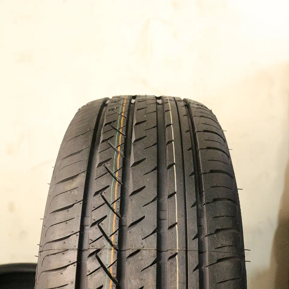 Neumático 215/45R18 SONIX UHP 8 93W XL 3