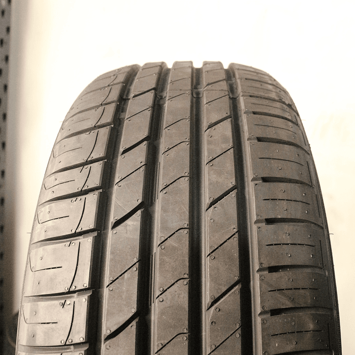 Neumático 215/55R18 ROADX H12 3