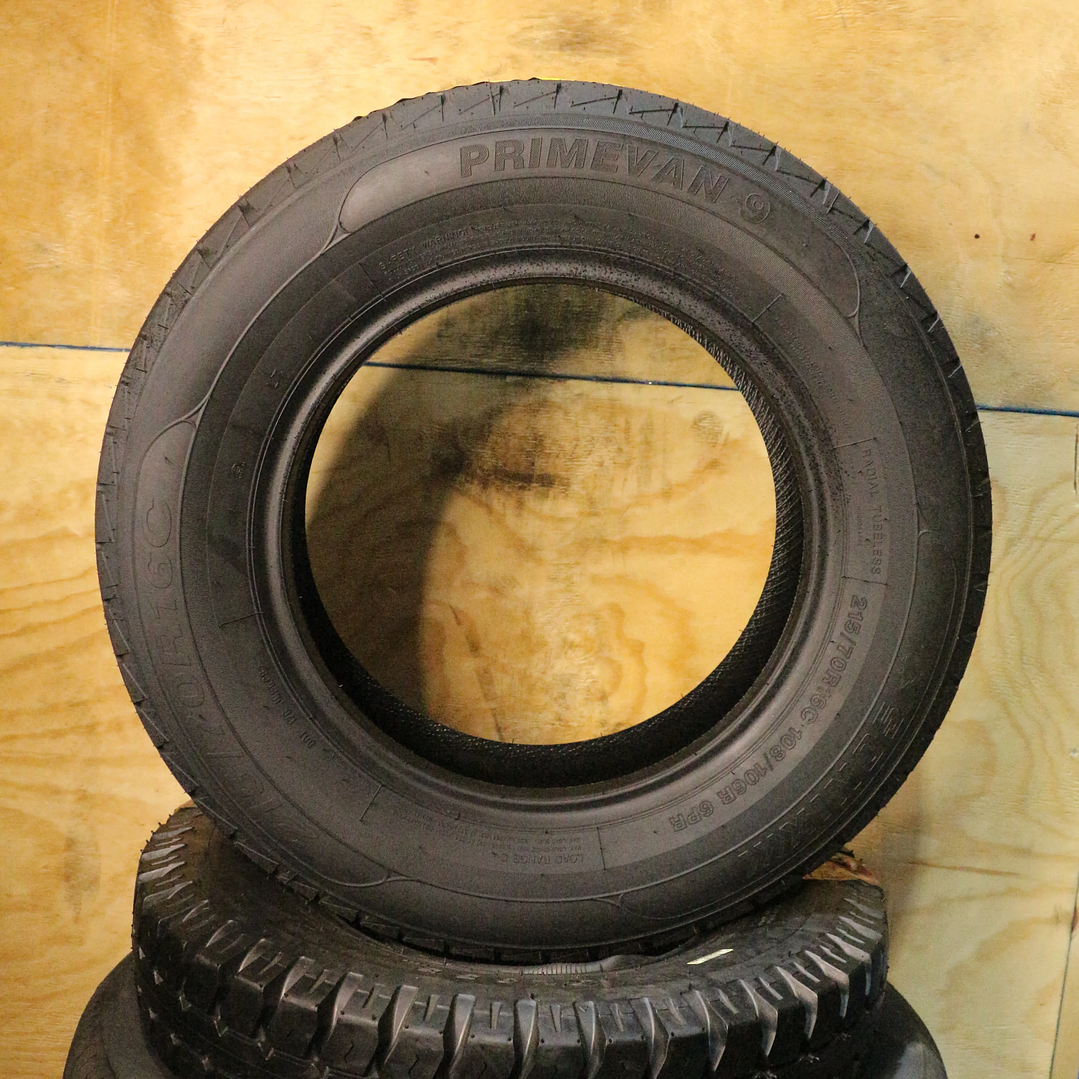 Neumático 215/70R16C SONIX PRIMEVAN 9 108/106R 2