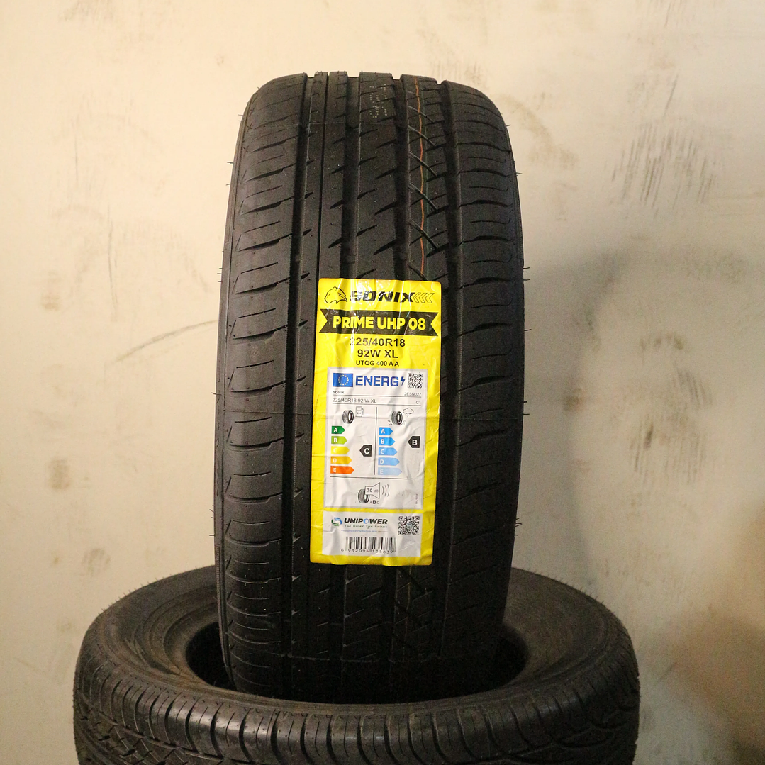 Neumático 225/40R18 SONIX UHP08 92W 1