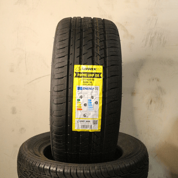 Neumático 225/40R18 SONIX UHP08 92W 1