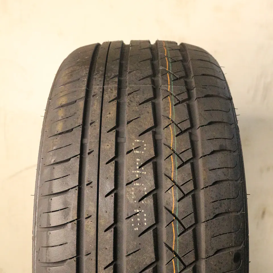 Neumático 225/40R18 SONIX UHP08 92W 3