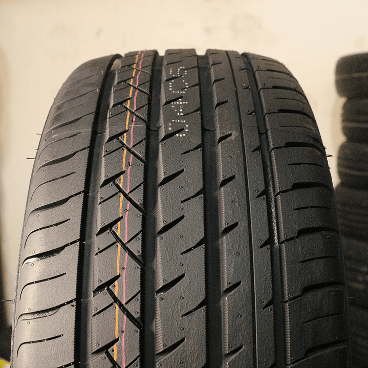 Neumático 225/45R17 SONIX UHP 8 3