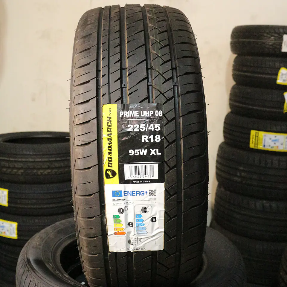 Neumático 225/45R18 ROADMARCH UHP 8 95W 1