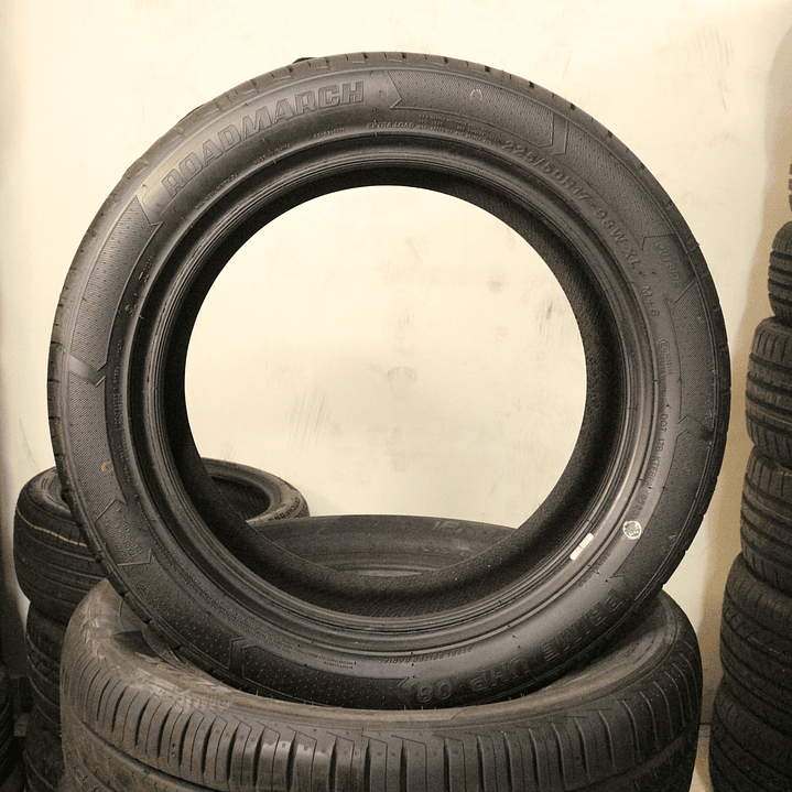 Neumático 225/50R17 ROADMARCH UHP08 98W 2