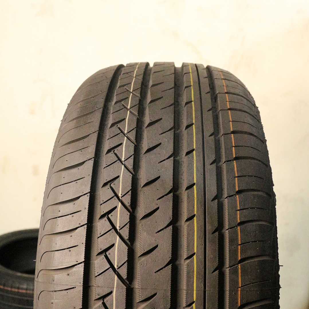 Neumático 225/50R16 SONIX UHP 8 96W 3