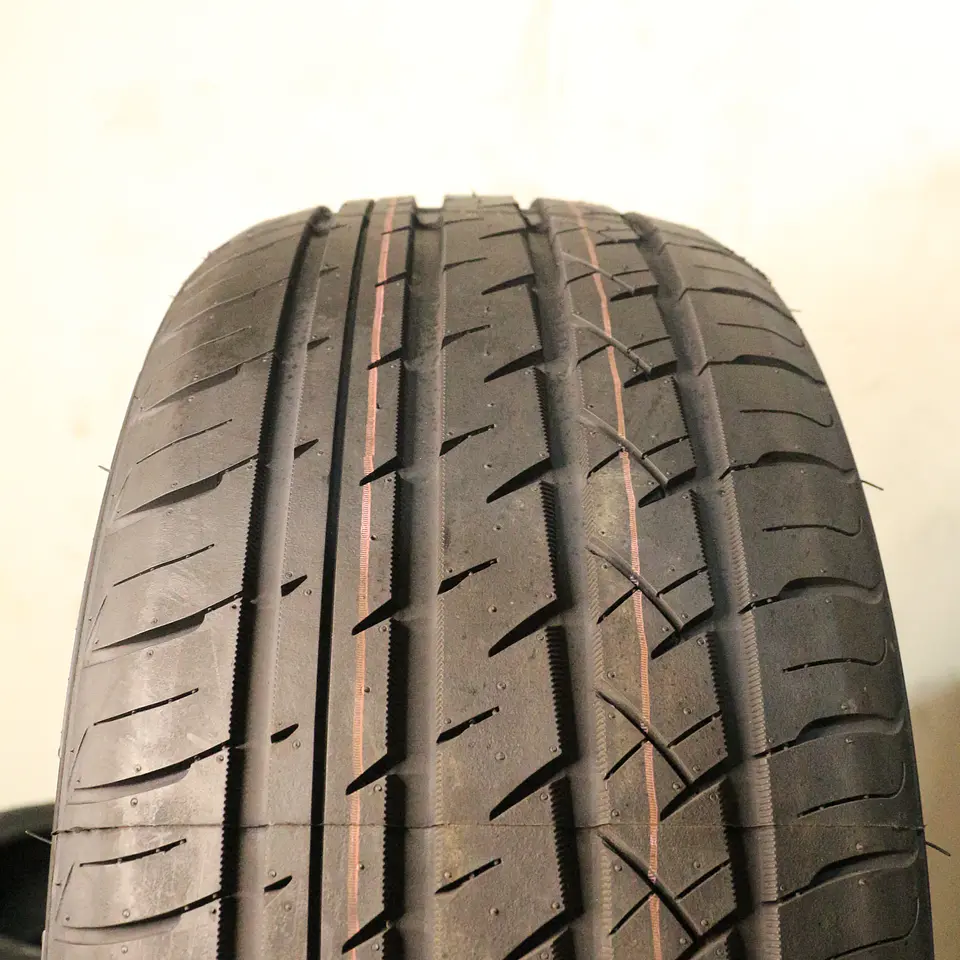 Neumático 225/50R17 ROADMARCH UHP08 98W 3