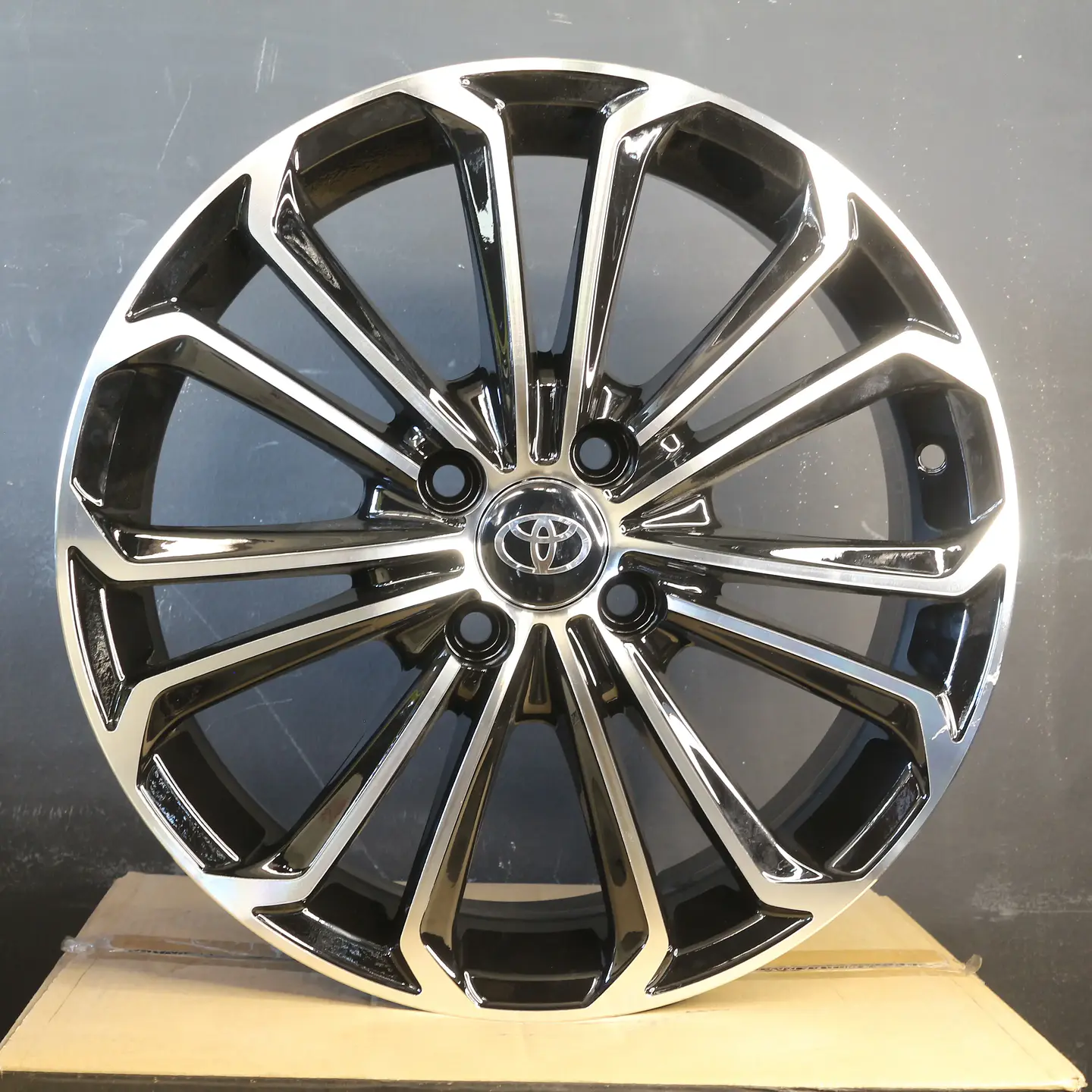 REW0046610MB Llanta Aro 16X6.5 4X100 Mb Et 40 1