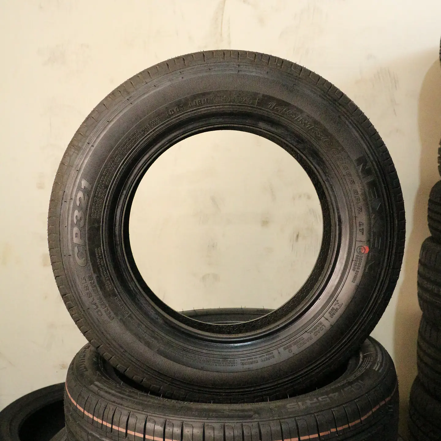 Neumático 145R13C Nexen Cp321 2