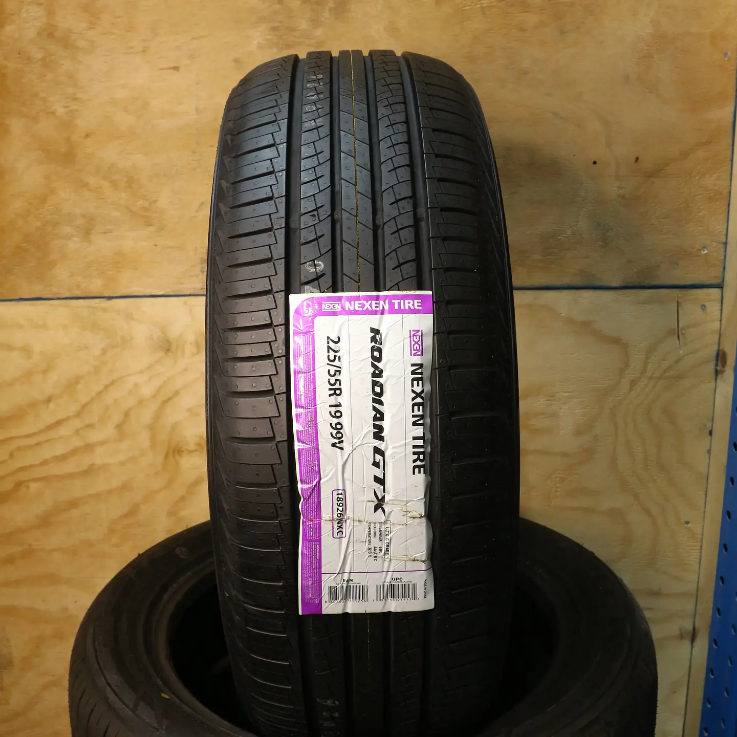 Neumático 225/55R19 Nexen Roadian Gtx 1