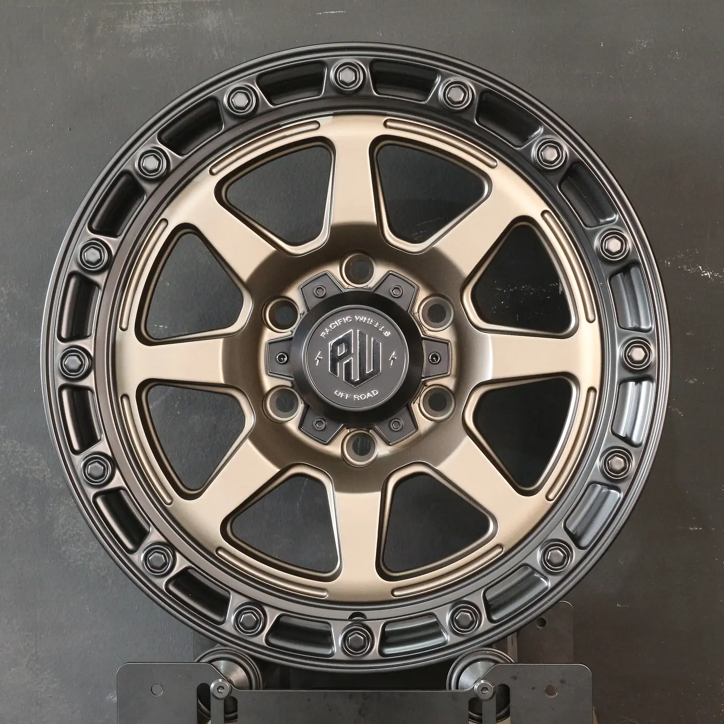 FARK7860MBRNZLMB Llanta Aro 17X8,5 6X139 Brnz Et 20 1