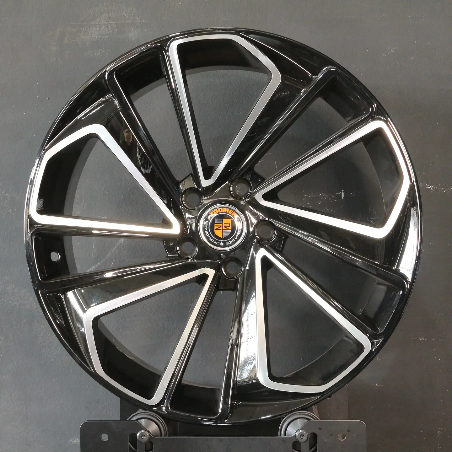 62088542BMF Llanta Aro 18X8 5X108 Et 40 1