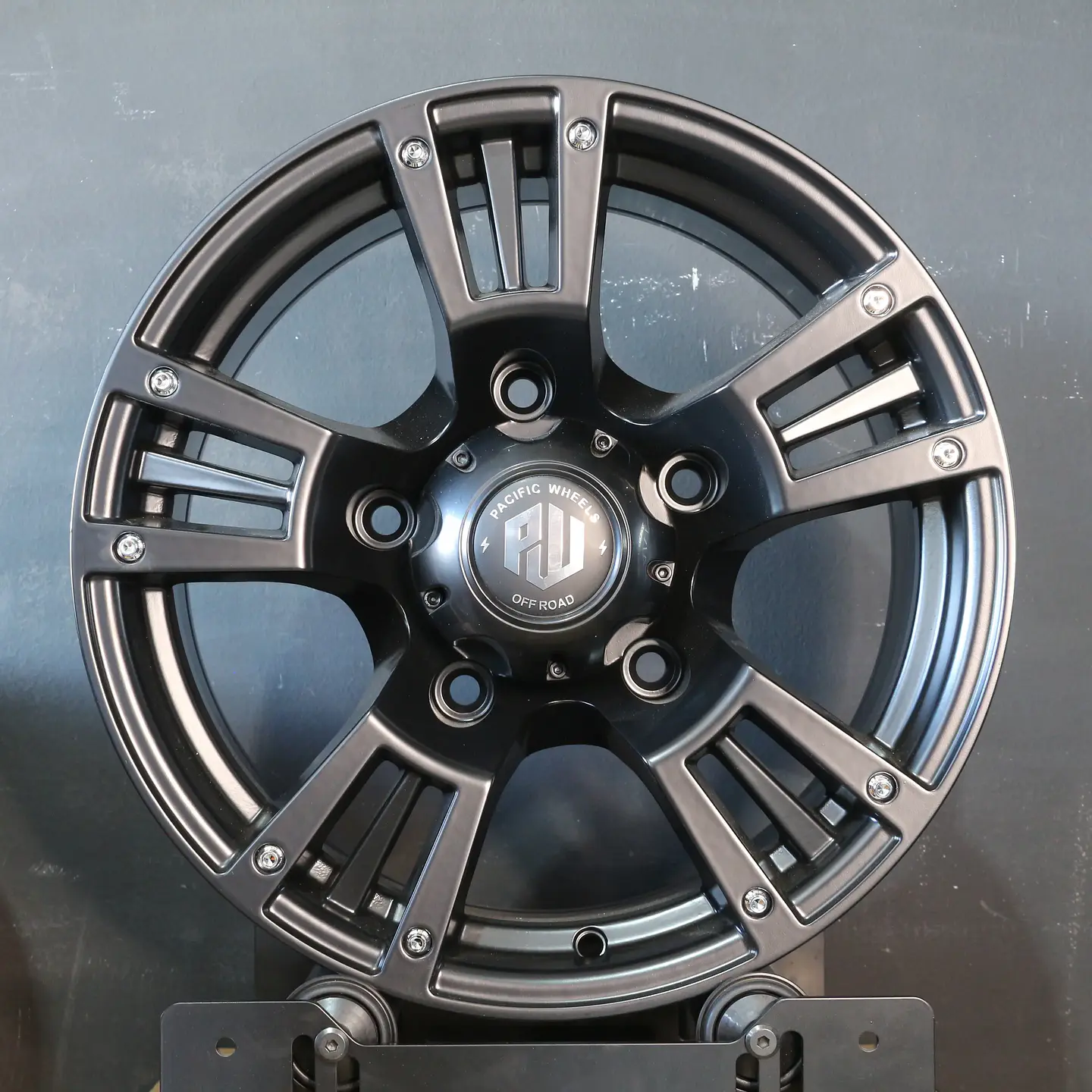 KALA685160MB Llanta Aro 16X8 5X160 Mb Et 20 1