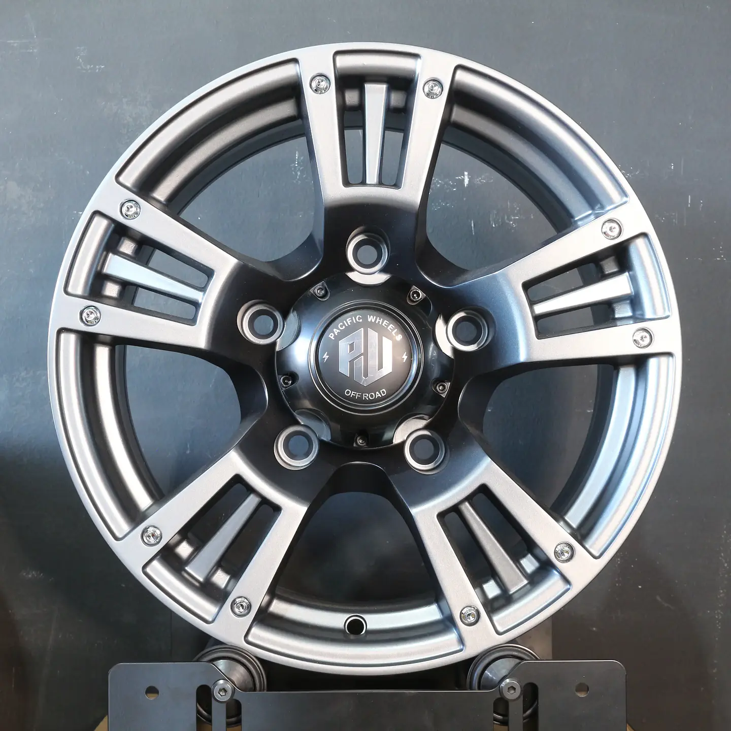 KALA685160MG Llanta Aro 16X8 5X160 Mg Et 20 1