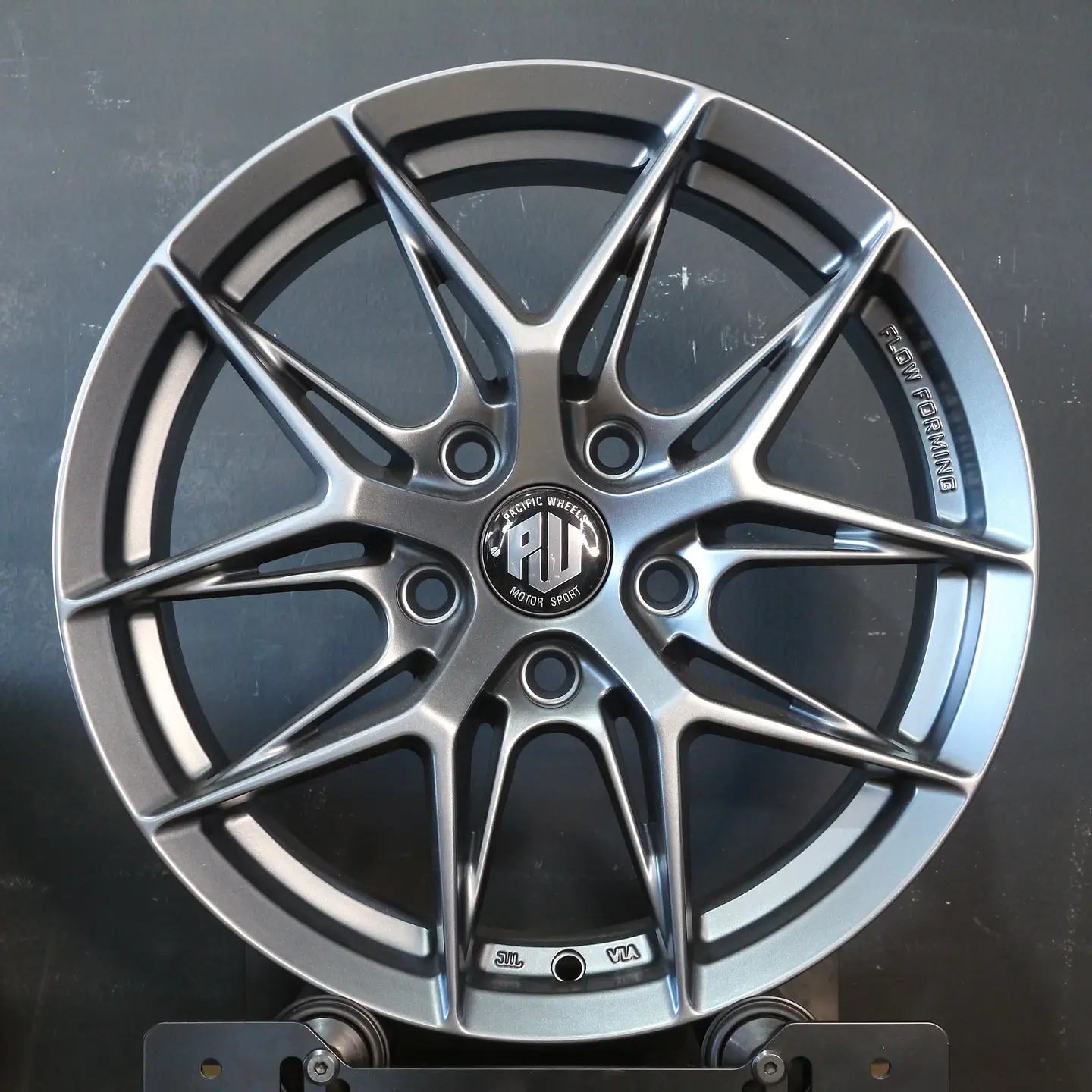 ORIG67545MG Llanta Aro 16X7 5X114 Mg Et 35 1