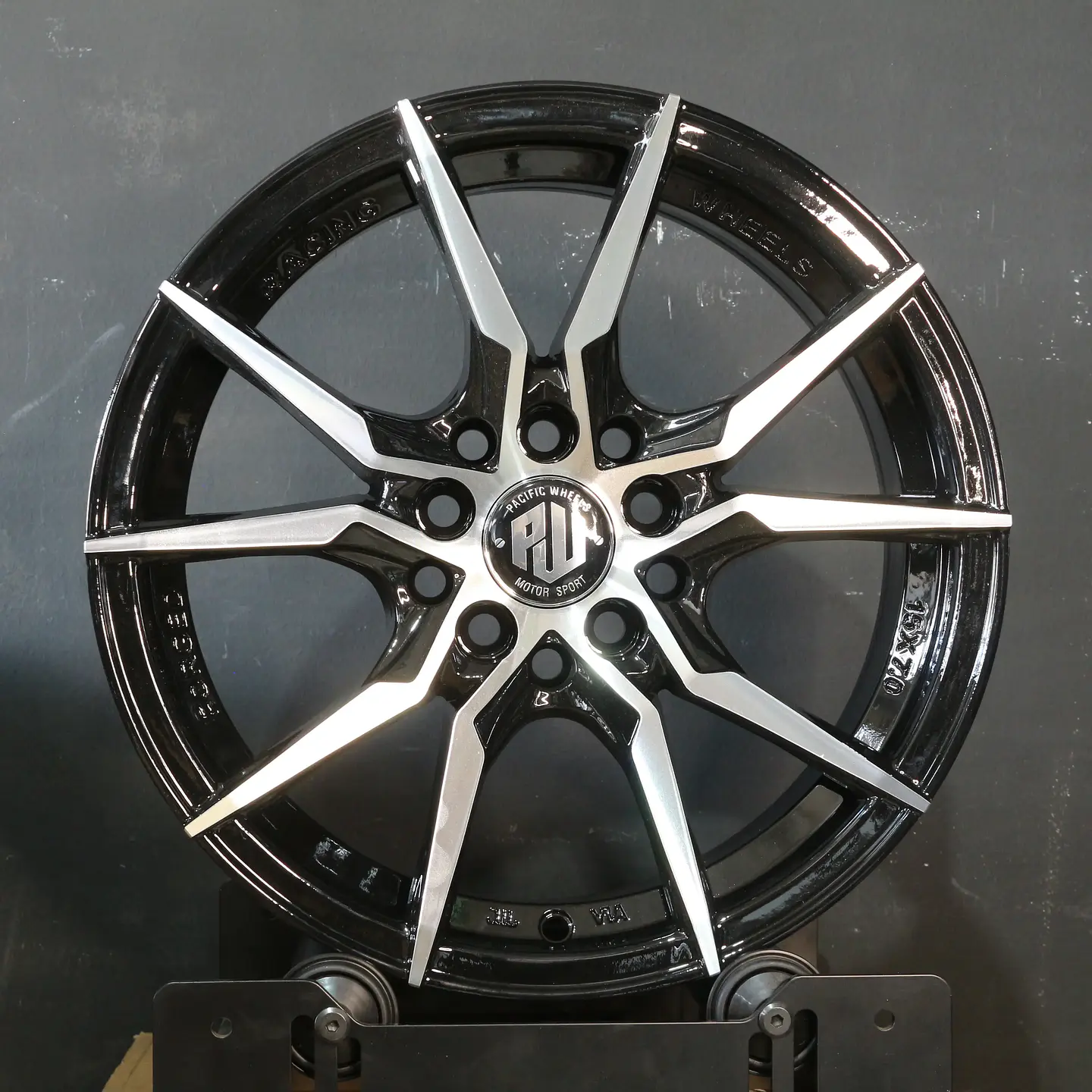 VENE5751045BM Llanta Aro 15X7 5X100/114 Bm Et 35 1
