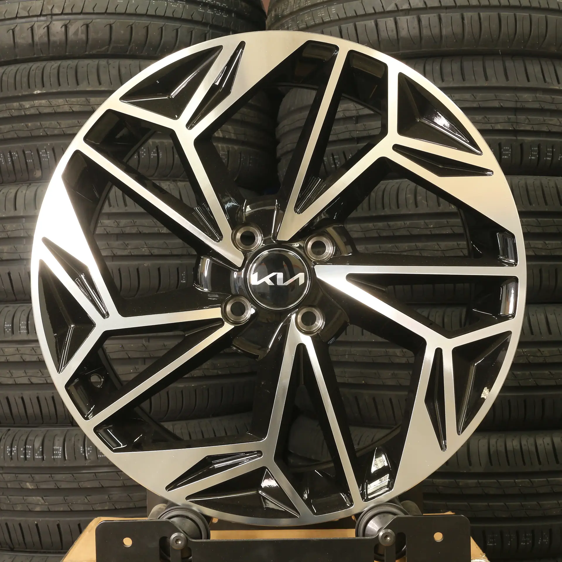 CRA17097710BFP Llanta Aro 17X7 4X100 Bfp 1