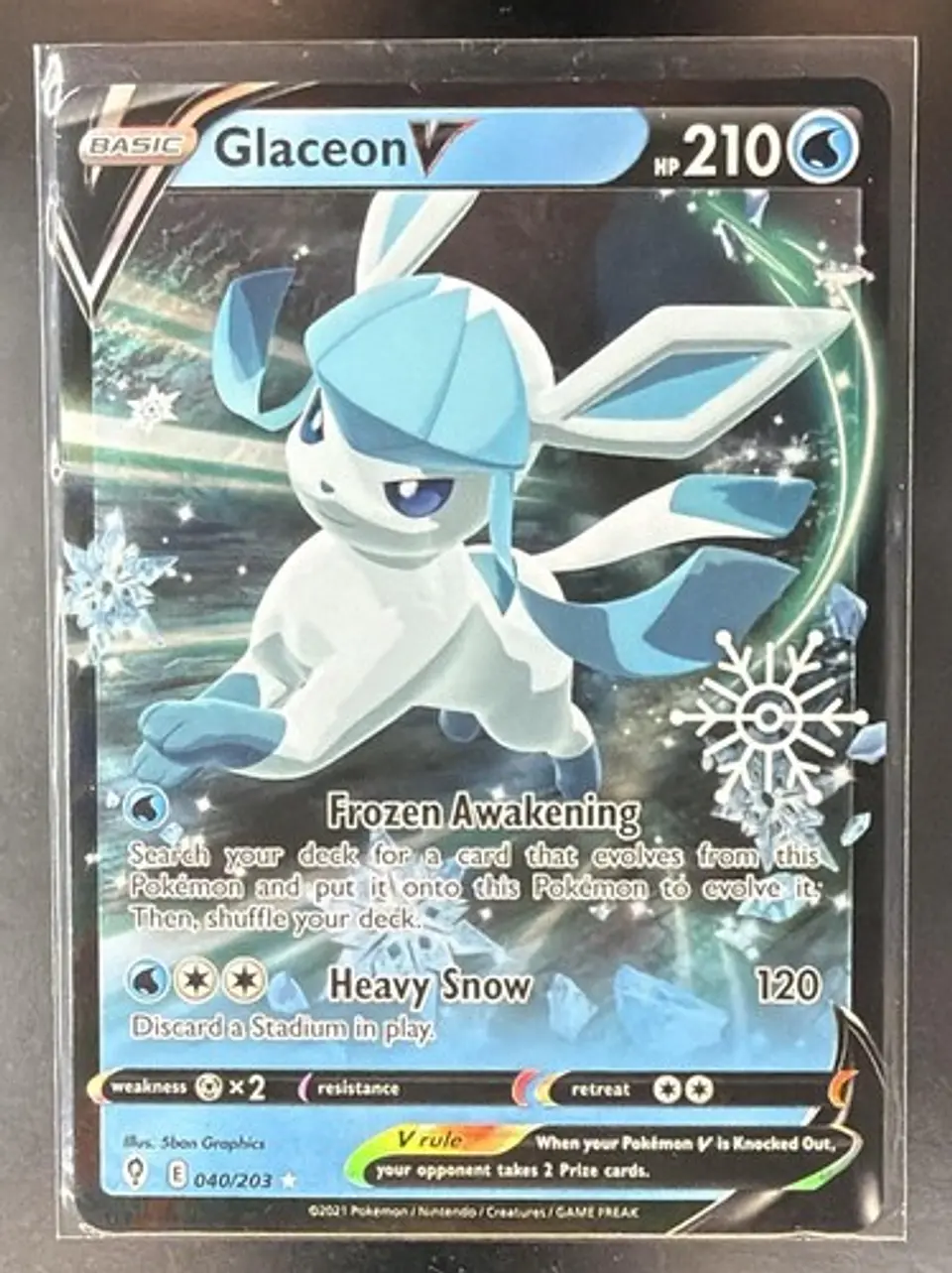 2021 Pokemon Holiday Calendar Glaceon V Ultra Rare Stamped Holo 040/203 1