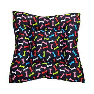 Cama Clásica Cuadrada 70cm Color Negro