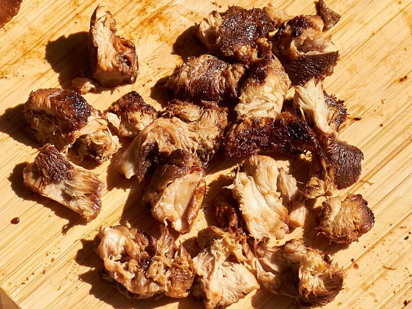 Anticuchos de Melena de León