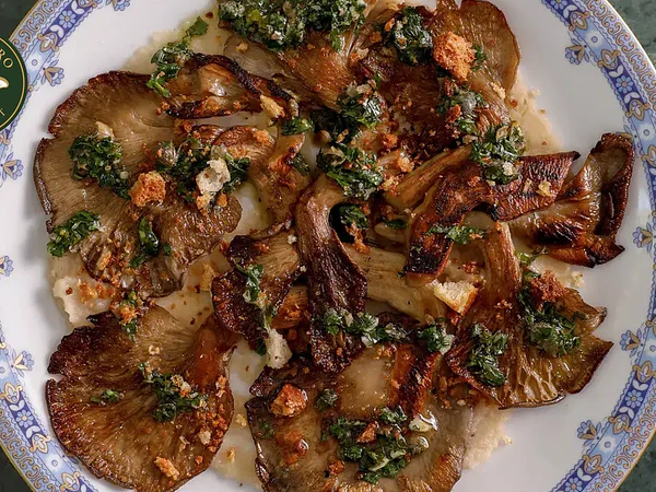 Hongo Ostra a la parrilla con chimichurri