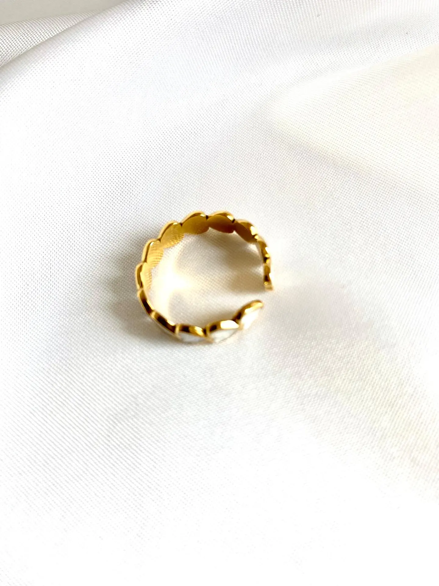 Ava Ring 3