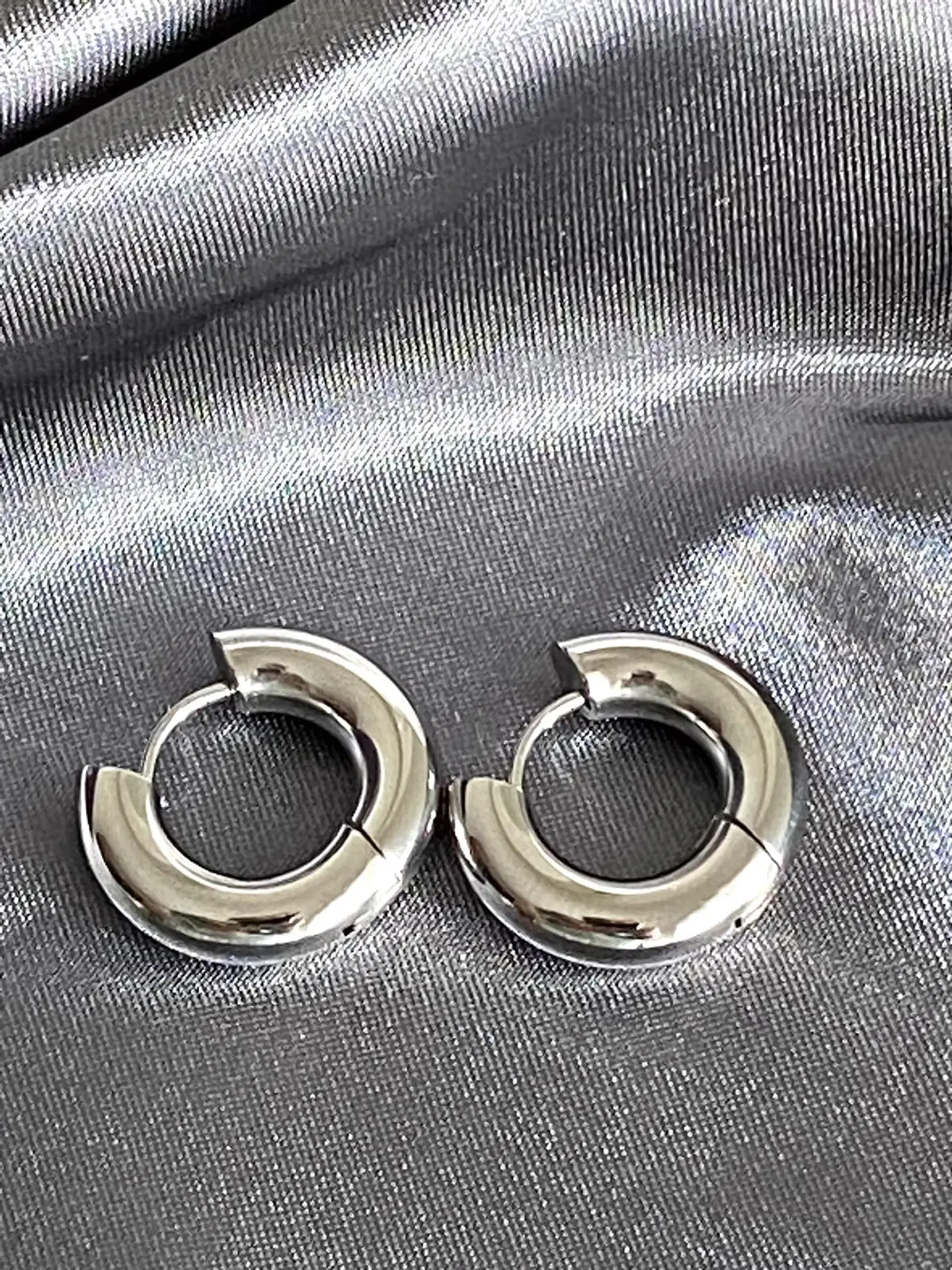 Lisa Earrings 4