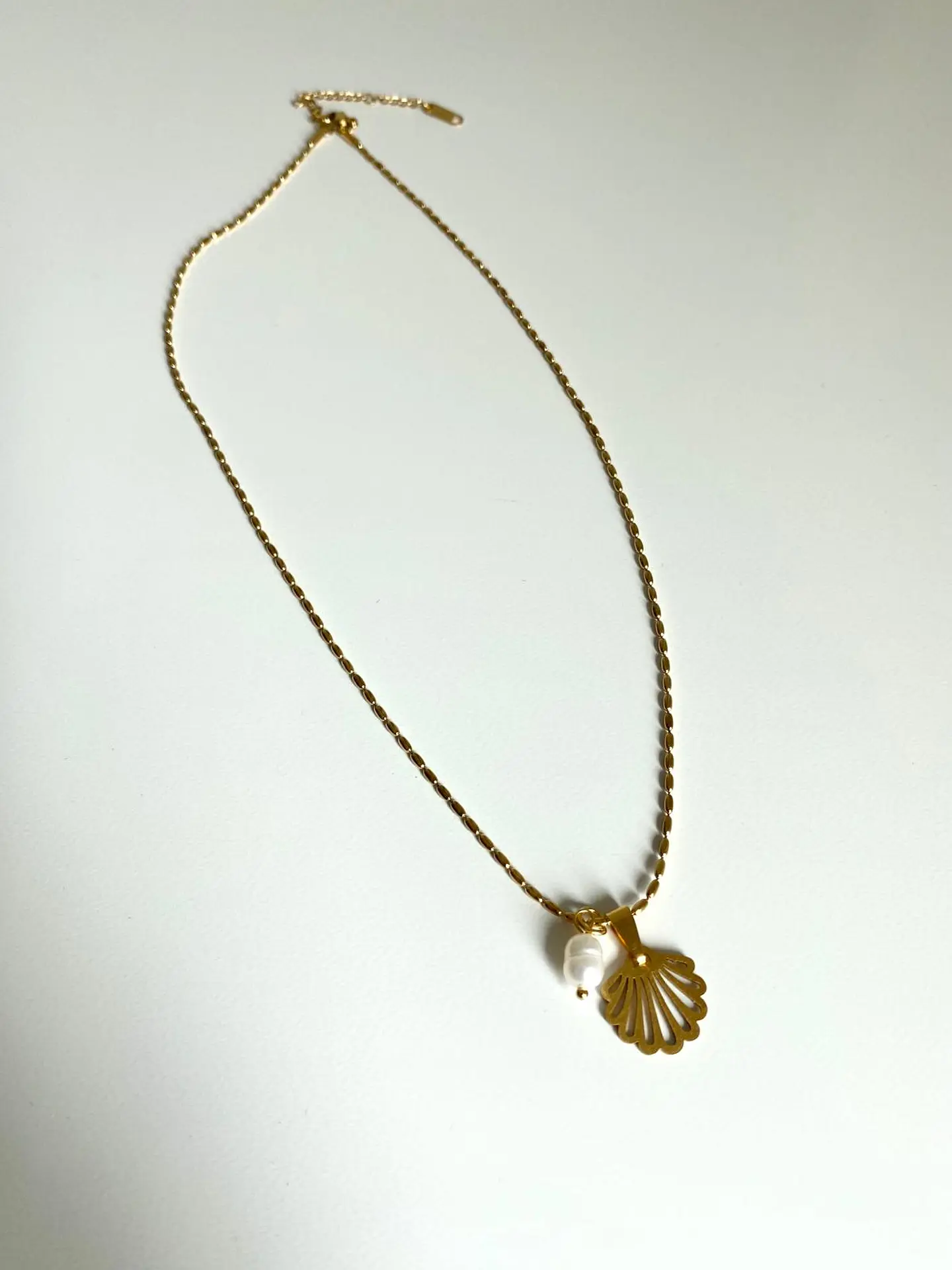 Summer Spirit Necklace - Shell 3