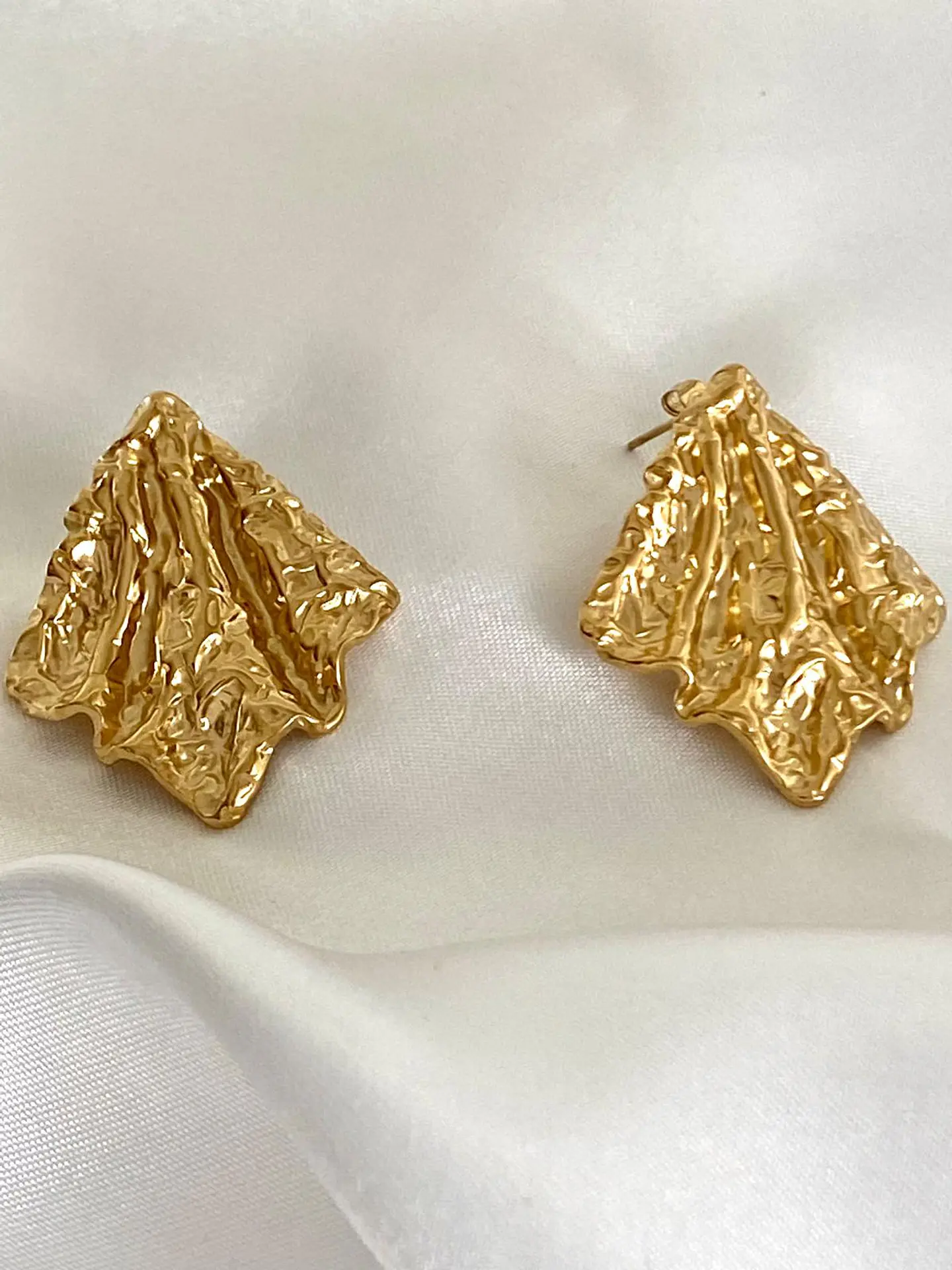 Amy Earrings 1