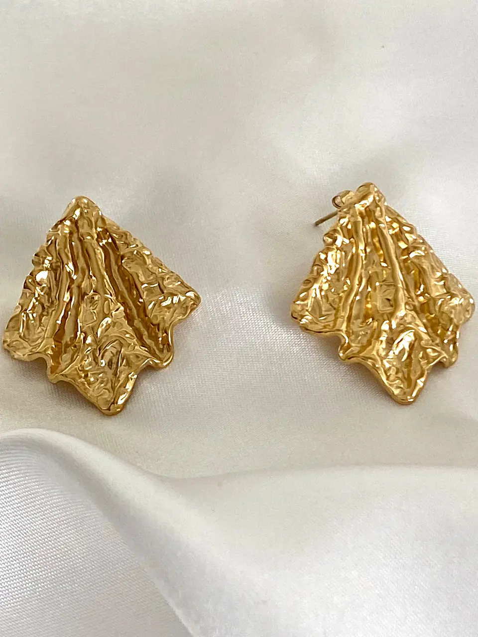 Amy Earrings 1