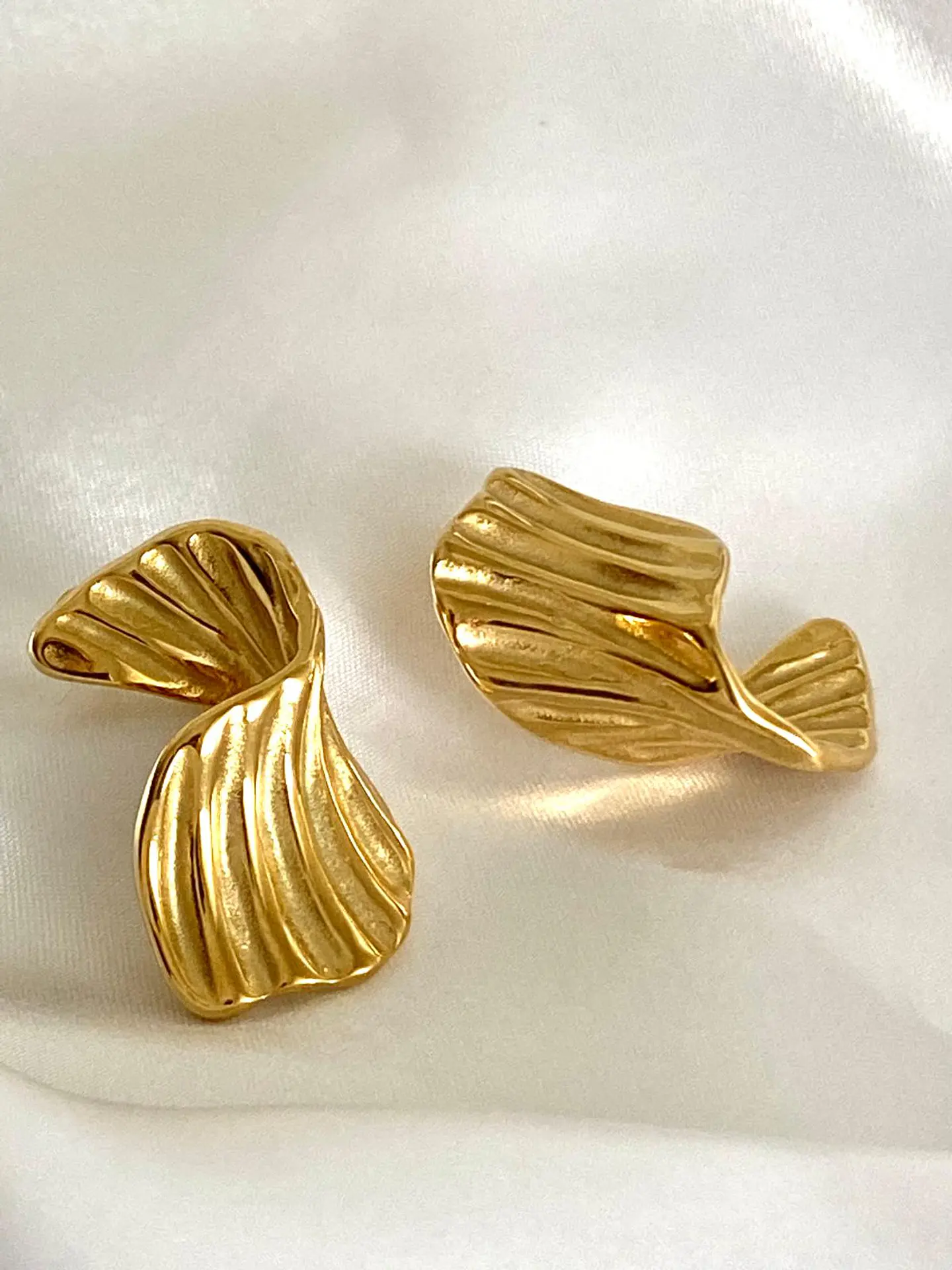 Donna Earrings 1