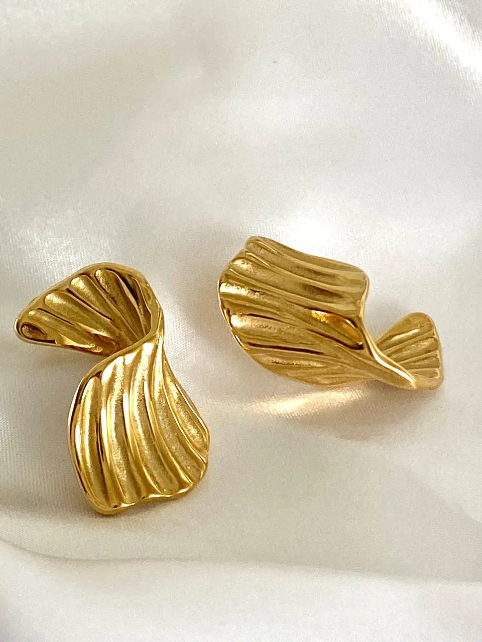 Donna Earrings 1