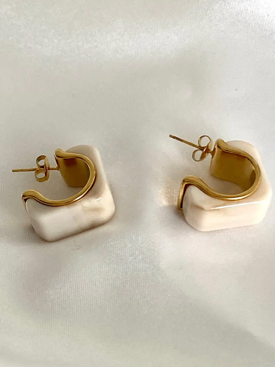 Avery Earrings 1