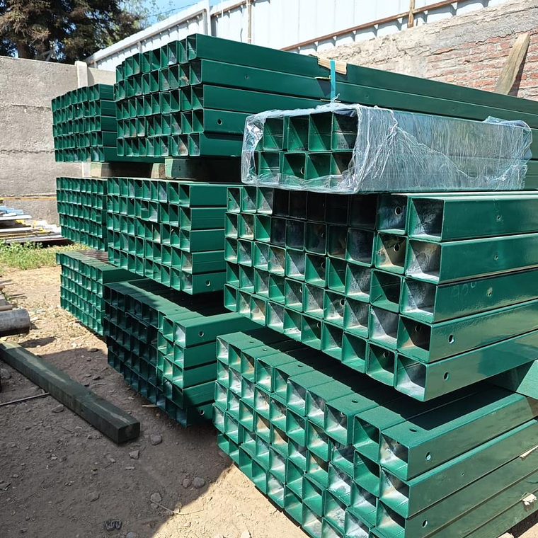 Postes para cierre perimetral 3