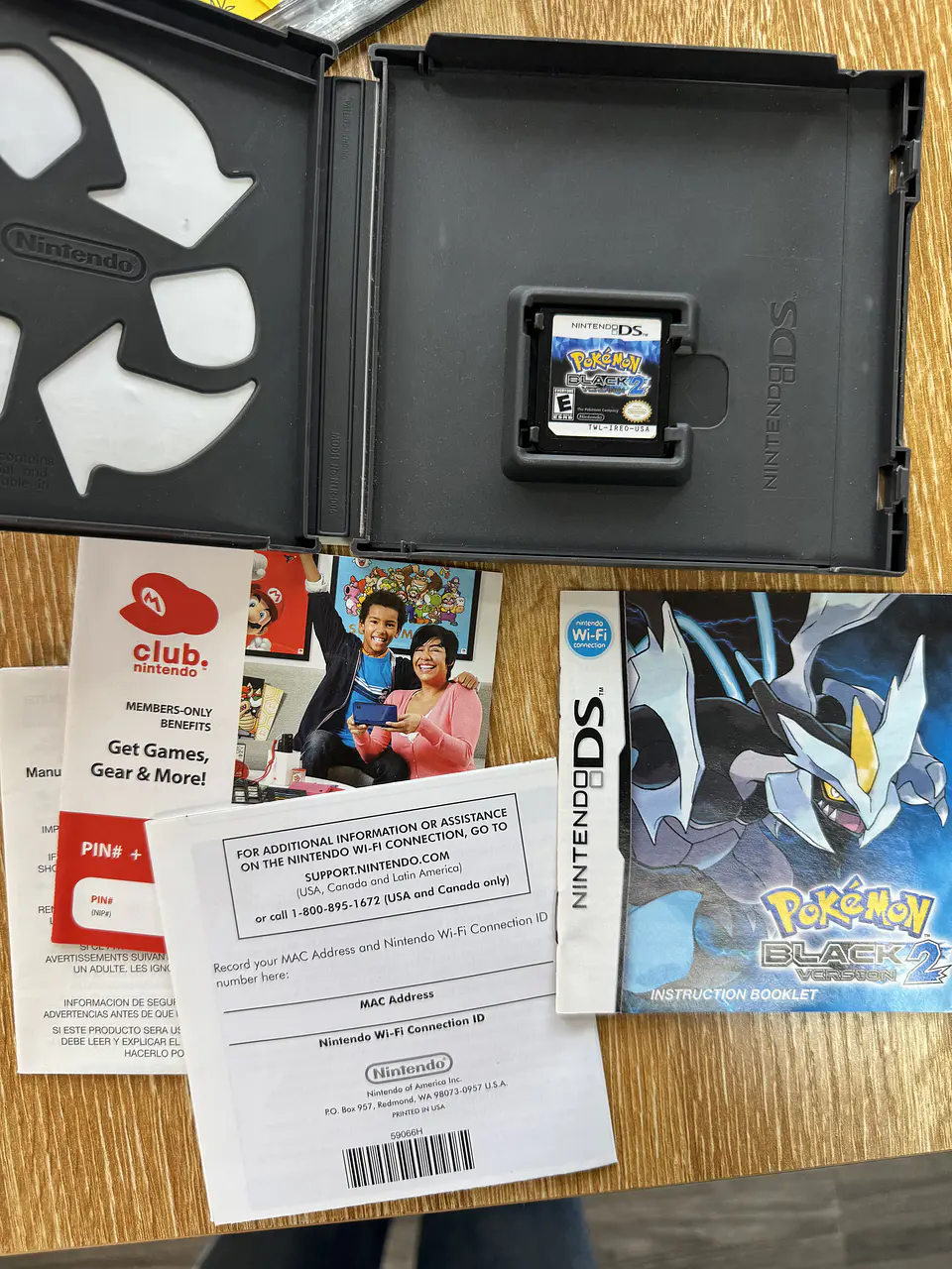 Pokemon black version 2 ( Usado)  3