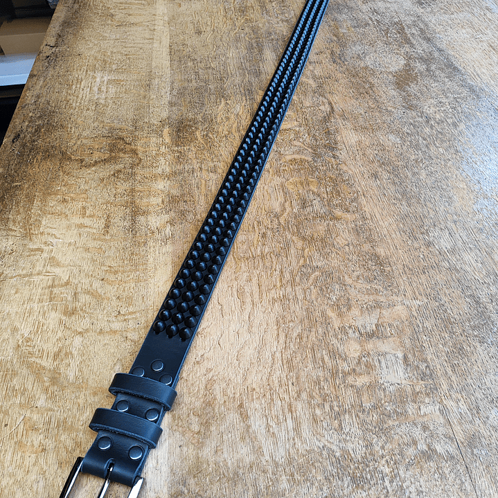 Cinturón de 3 líneas de conos negro mate – Hecho a Mano en Cuero Real 6