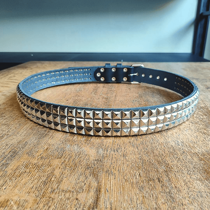 Cinturón 3 líneas de pirámides metálicas - Hecho a mano en cuero real 2