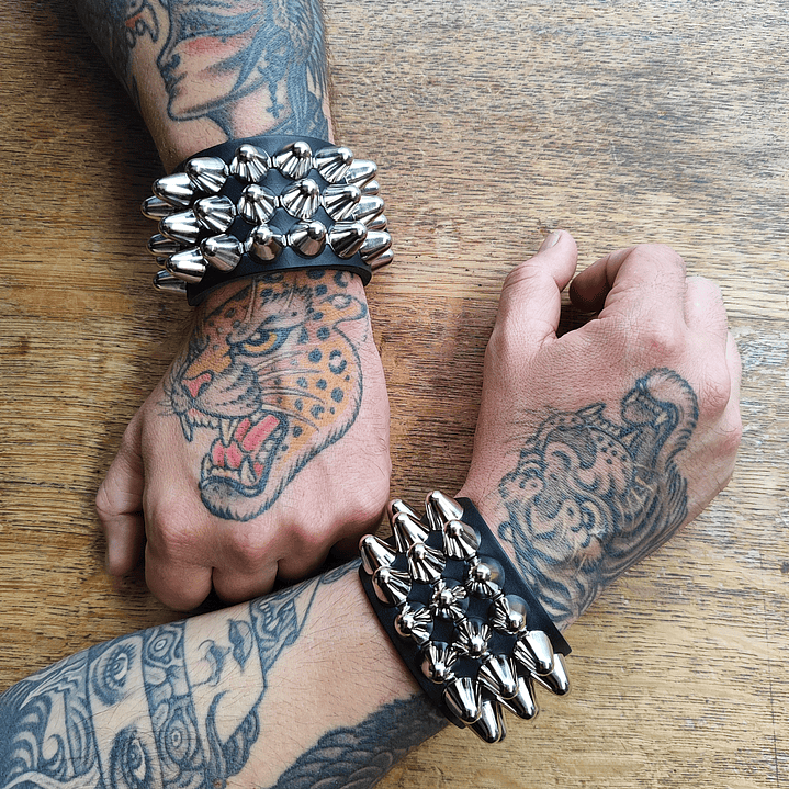 Pulsera 3 líneas de Uk studs | hecho a mano en cuero real 2