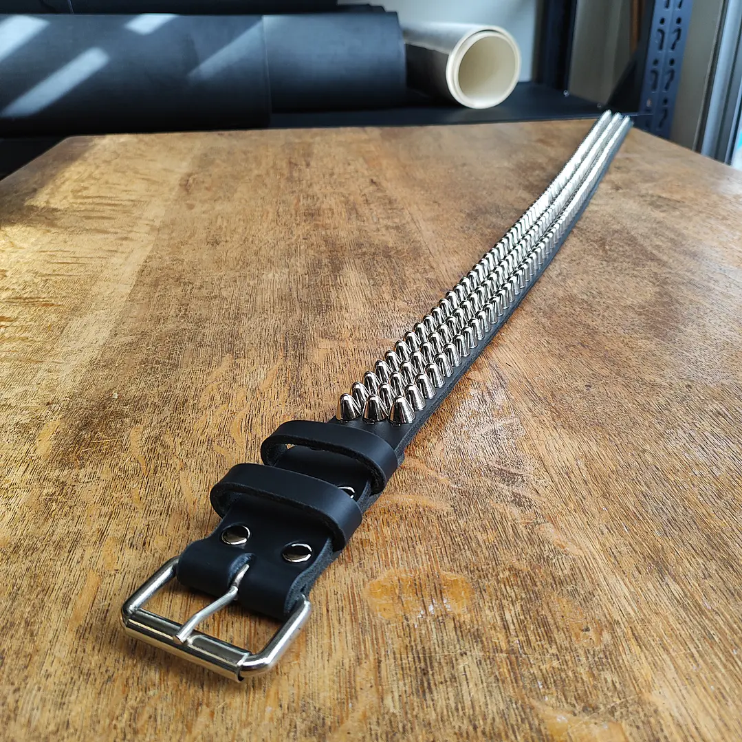Cinturón 3 líneas Uk studs | Hecho a mano en cuero real 7