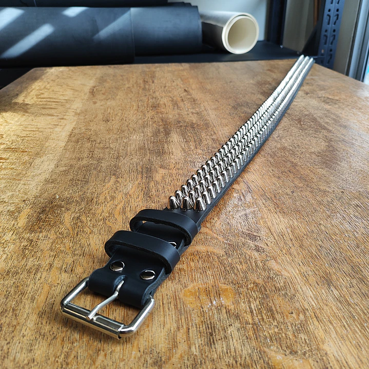 Cinturón 3 líneas Uk studs | Hecho a mano en cuero real 7