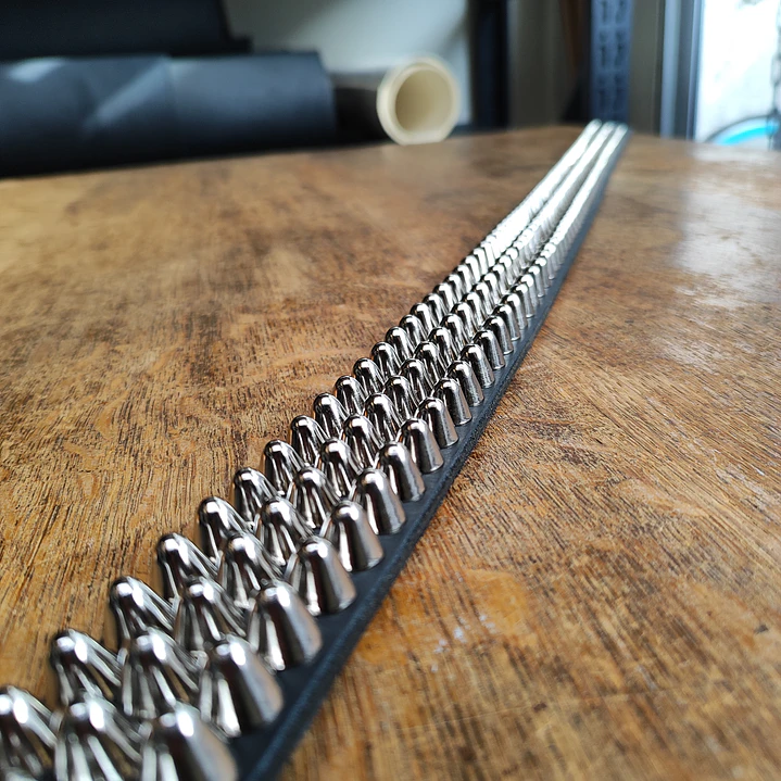 Cinturón 3 líneas Uk studs | Hecho a mano en cuero real 3