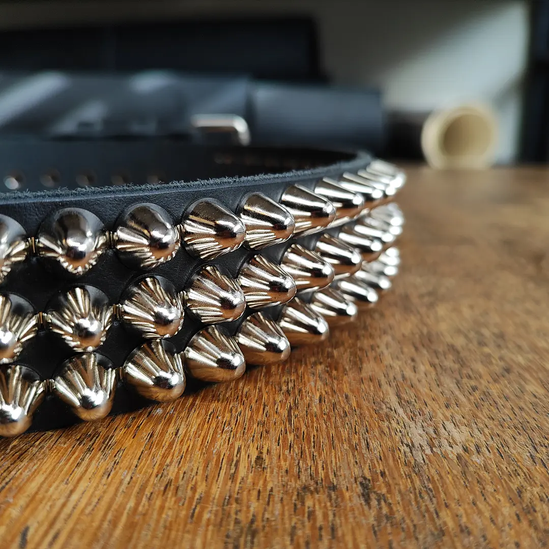 Cinturón 3 líneas Uk studs | Hecho a mano en cuero real 8