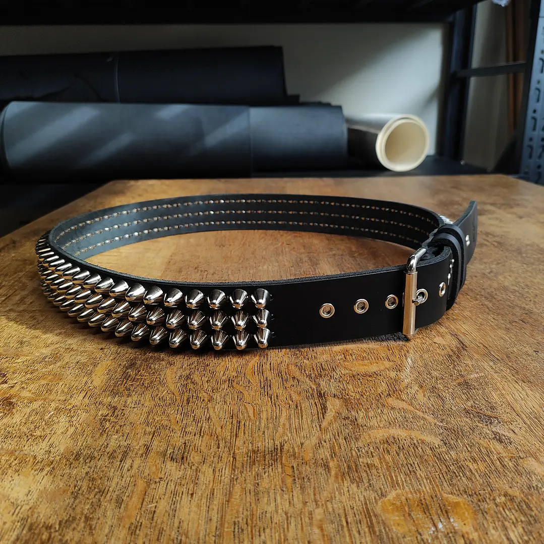 Cinturón 3 líneas Uk studs | Hecho a mano en cuero real 6