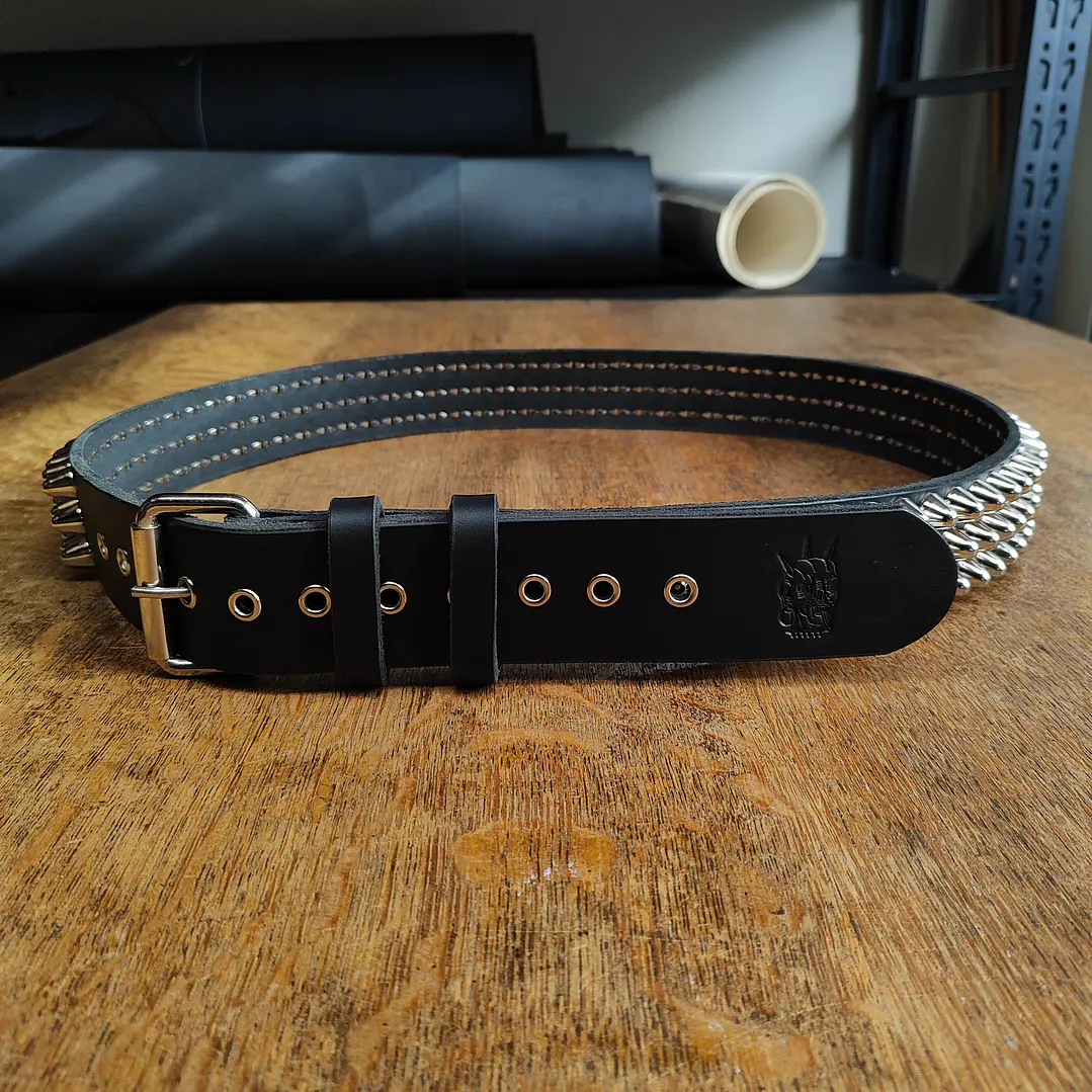 Cinturón 3 líneas Uk studs | Hecho a mano en cuero real 4