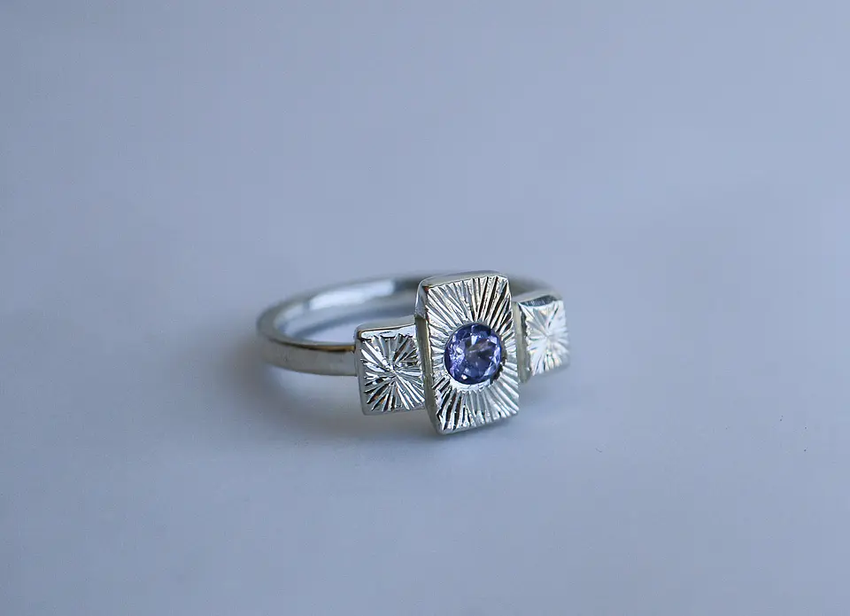 Anillo grabado con buril 1
