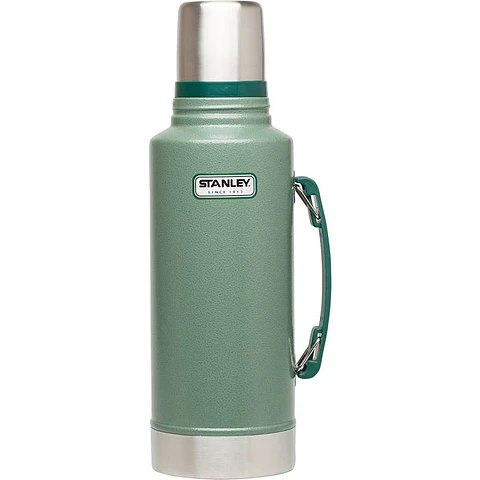 Botella Stanley Clásica Legendary  | 2 QT Hammertone Green