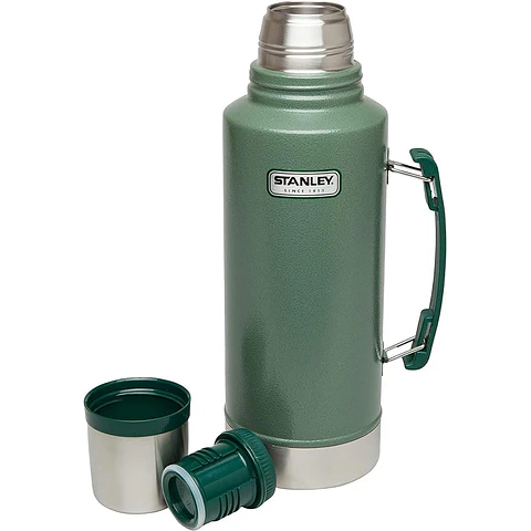Botella Stanley Clásica Legendary  | 2 QT Hammertone Green