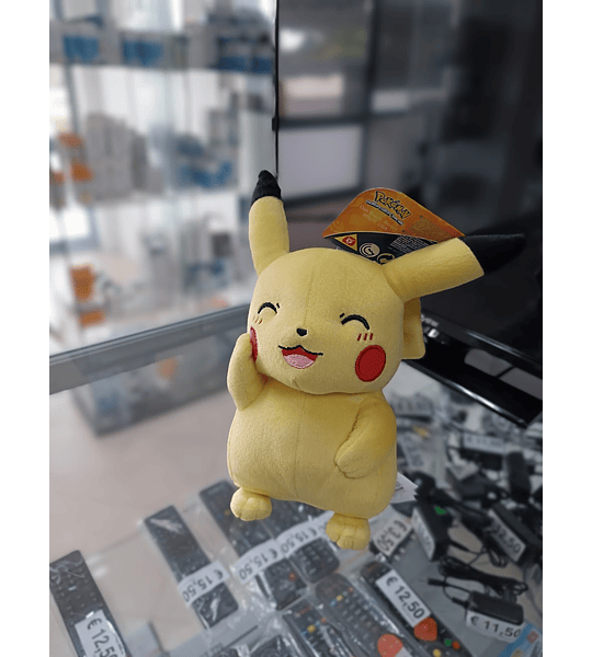 Peluche Pokemon Pikachu Smiling 22cm