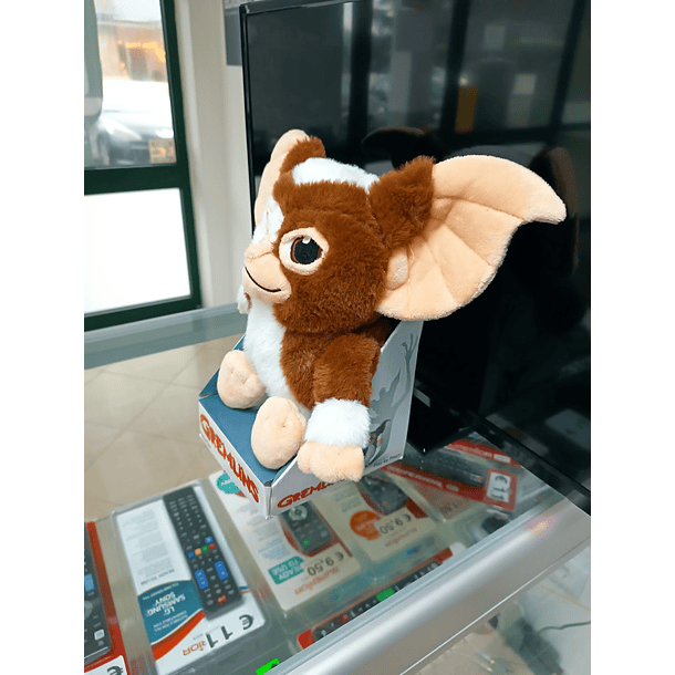 Peluche Gremlins Gizmo em expositor caixa 32cm(27cm sentado) 3